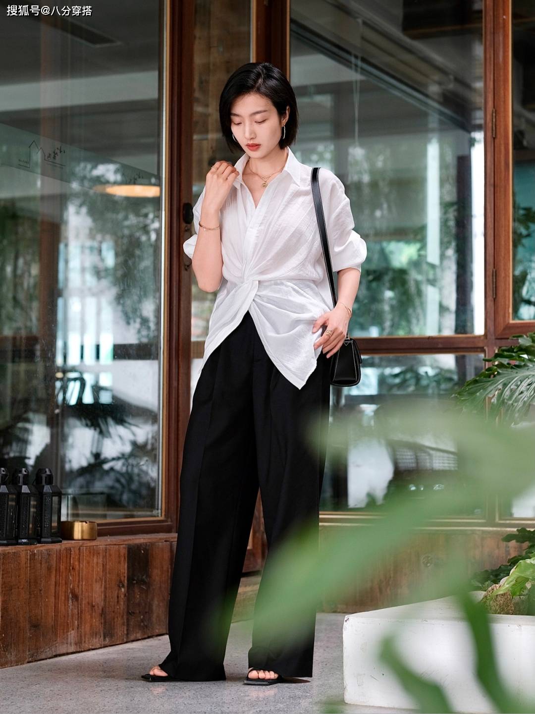 层次感|女人过了30岁之后，多穿这四款基础款单品，优雅时髦还高级