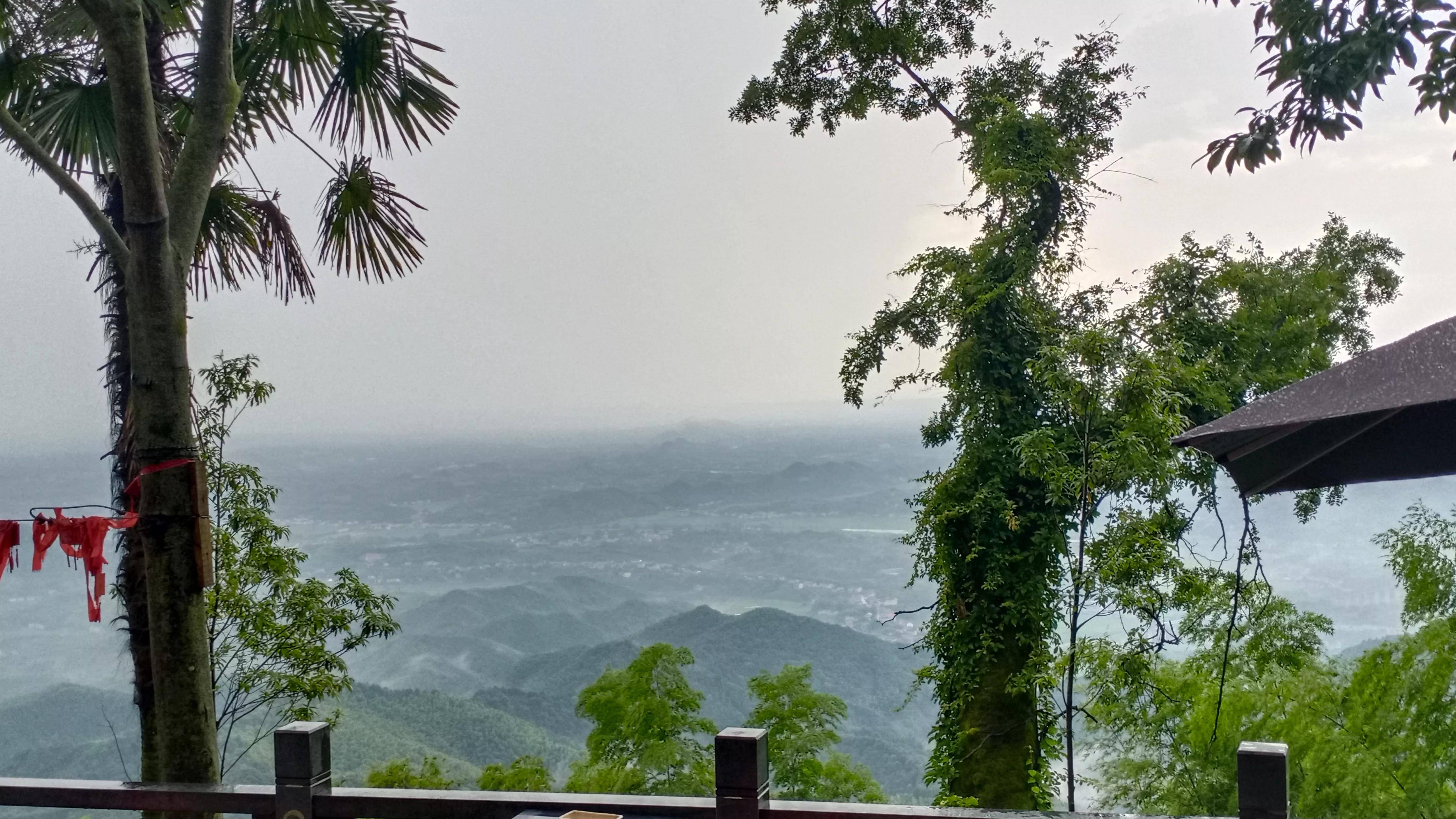 感觉|修行在路上-初次来醴陵福地彰仙道观-云雾飘浮在道观周围，宛如人间仙界