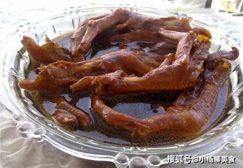 关火|想吃卤鸭掌不用买，在家卤一锅，做零食下酒都好吃，邻居都想吃