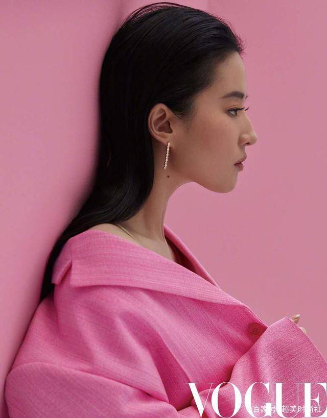 纱裙|天仙下凡换风格，刘亦菲vogue帅极了，五颜六色驾驭无压力