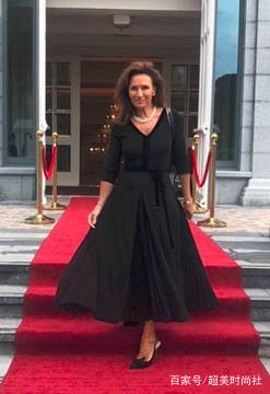 身材|时尚只属于年轻人？“奶奶级”达人近70风韵不减，教你穿出时尚感