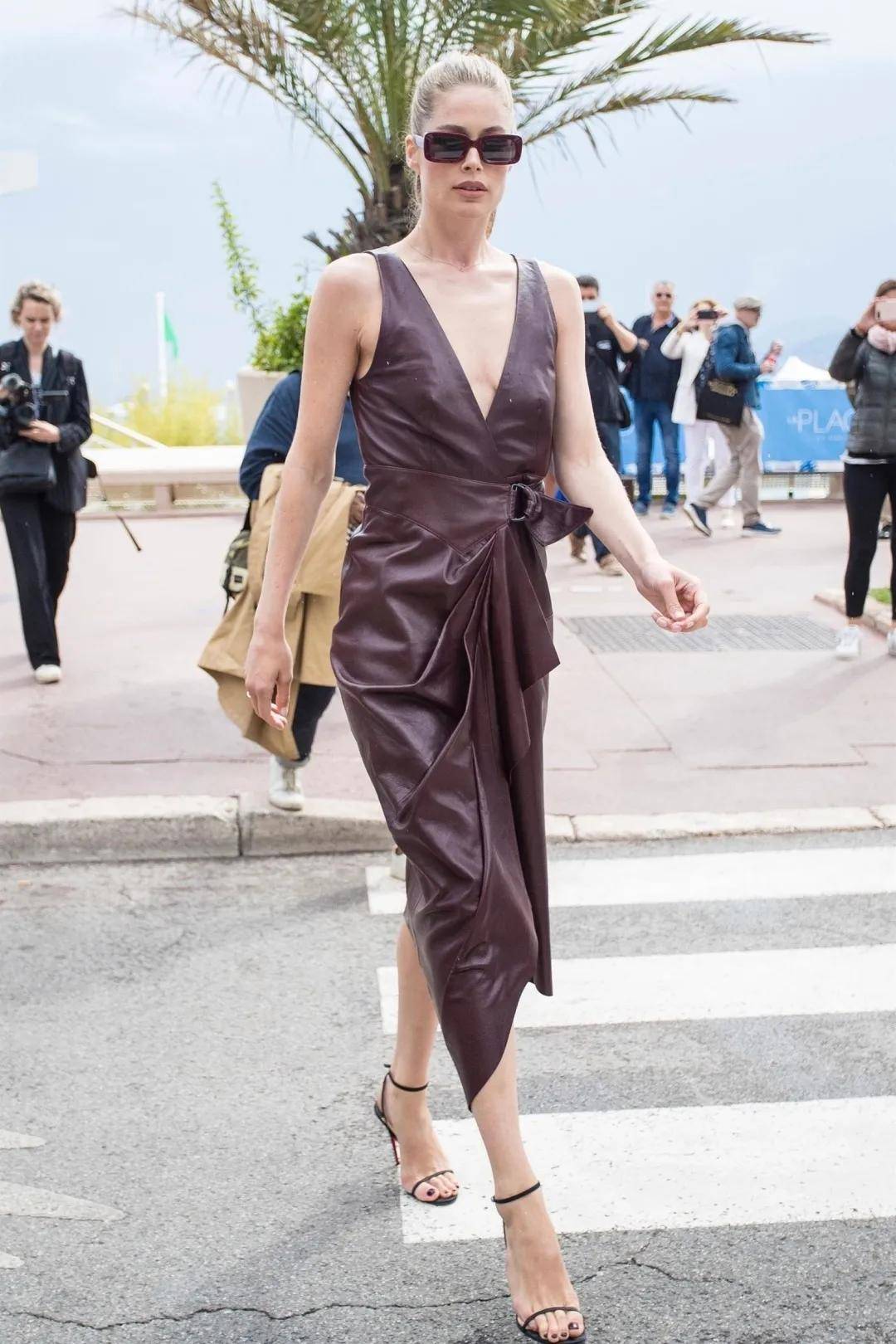 视觉|连衣裙不会挑？ 学会这三招让你美得毫不费力！