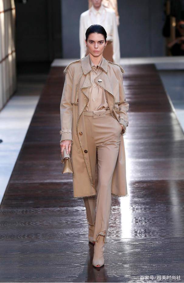 滑铁卢|时尚大拿肯豆打扮滑铁卢,大油头累赘不美,她的时尚品味怎么了?