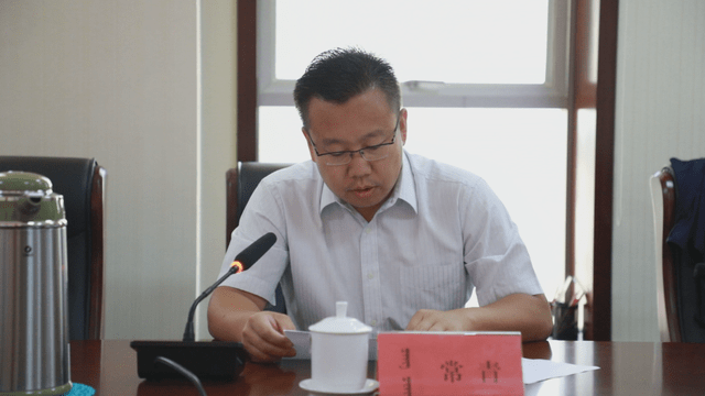 盟委组织部公务员一科科长,干部人事档案中心主任,一级主任科员常青