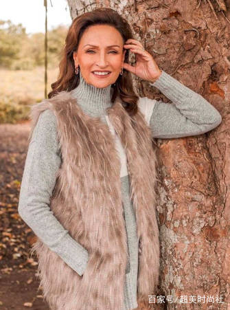 身材|时尚只属于年轻人？“奶奶级”达人近70风韵不减，教你穿出时尚感