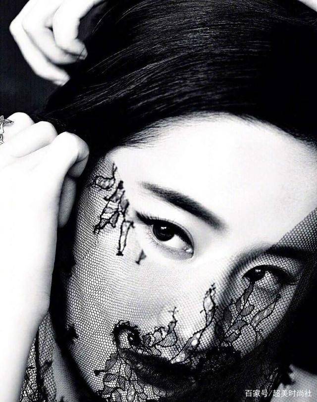 纱裙|天仙下凡换风格，刘亦菲vogue帅极了，五颜六色驾驭无压力