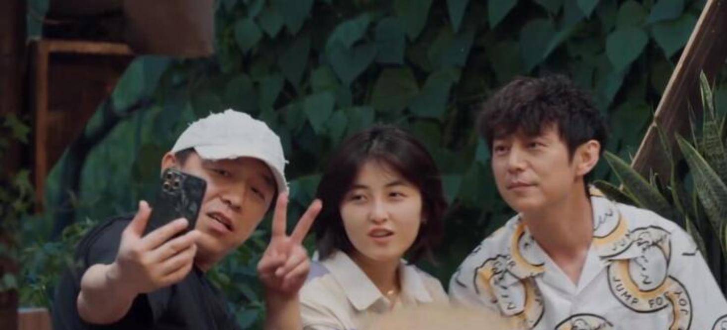 名字|张艺兴网上订火锅，客服问姓名，说出是黄渤后，客服回复很幽默