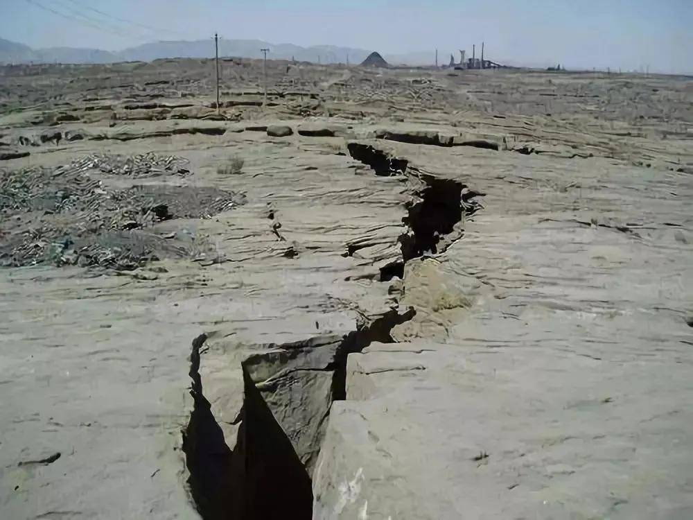 山西再发山洪地质灾害,暴雨预警 这份暴雨自救指南请查收!