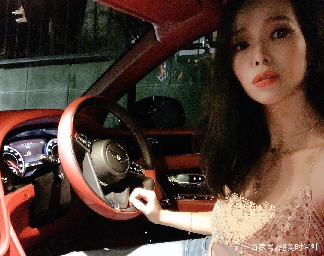 因为|日本辣妈带娃不耽误秀身材!爱穿短裤吊带裙,却被喷“不知羞耻”