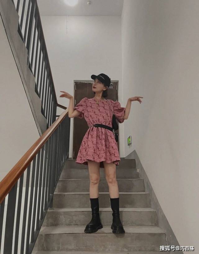 黑色|吴昕终于不是“乖乖女”了！改变风格的她真的好美，很时髦