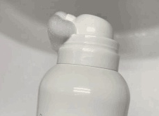 长痘痘|洗脸用洗面奶好还是香皂好？不少人都做错了，难怪皮肤越洗越差！