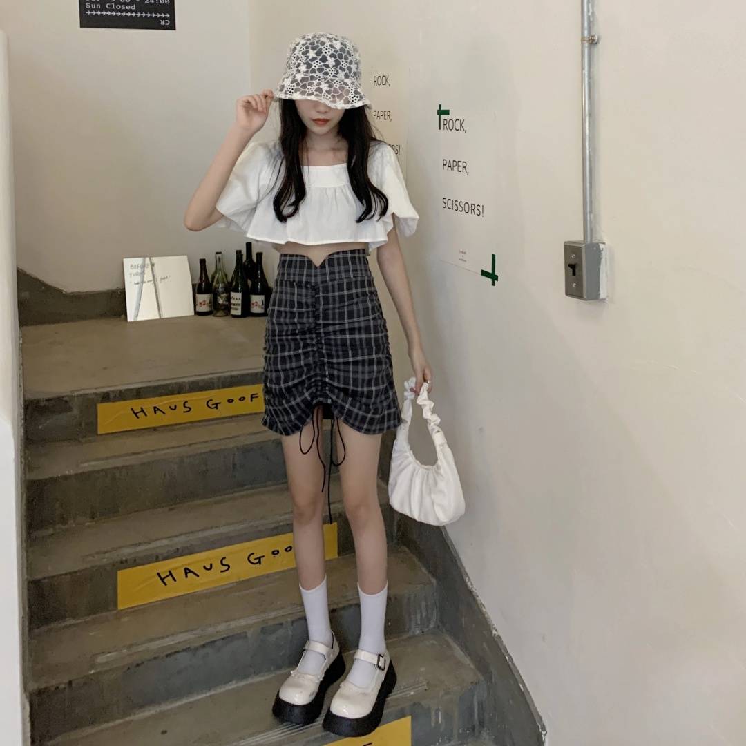 大腿|夏日半身裙穿搭来了，时尚又不缺少女感