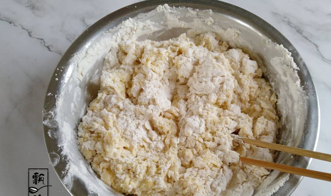 开火|面粉加红豆，早起电饭锅一蒸，比面包还好吃，做早餐特别棒