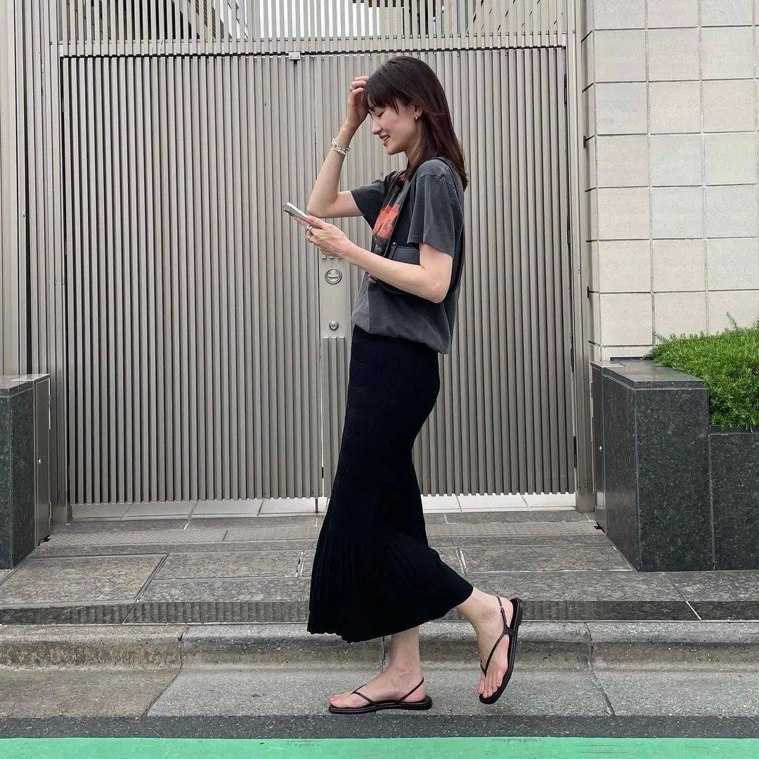 职场|我也想和她一样整个夏天都穿T恤 | 博主推荐