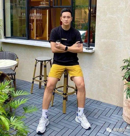 显得|男生夏天穿球鞋,这样搭配裤子才最帅气!