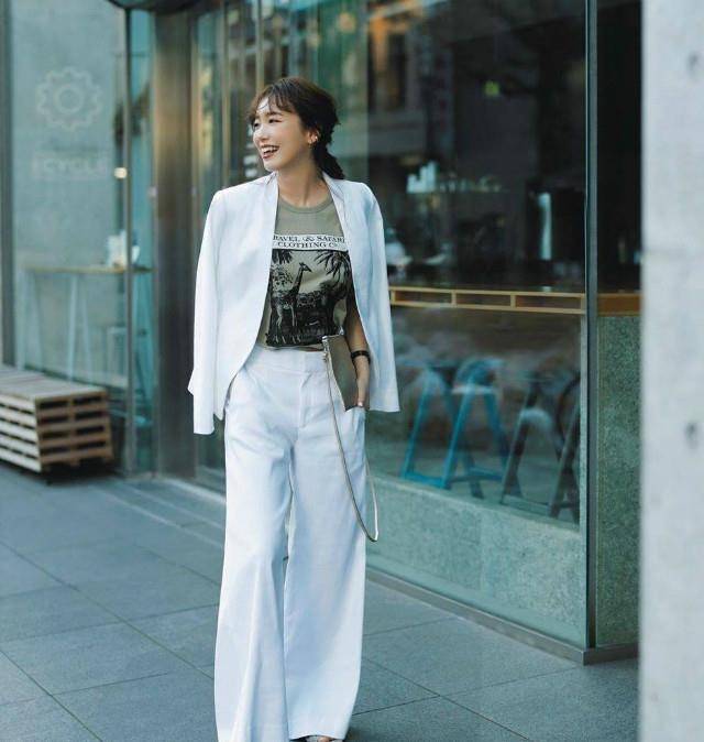 整体|40+女人的福音来了！日系基础款穿搭：素雅干净，高级得恰到好处