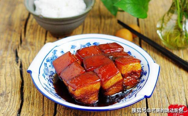 做红烧肉放多少糖色合适 608838bee7104a91b1f8f2c5e113d960.jpeg