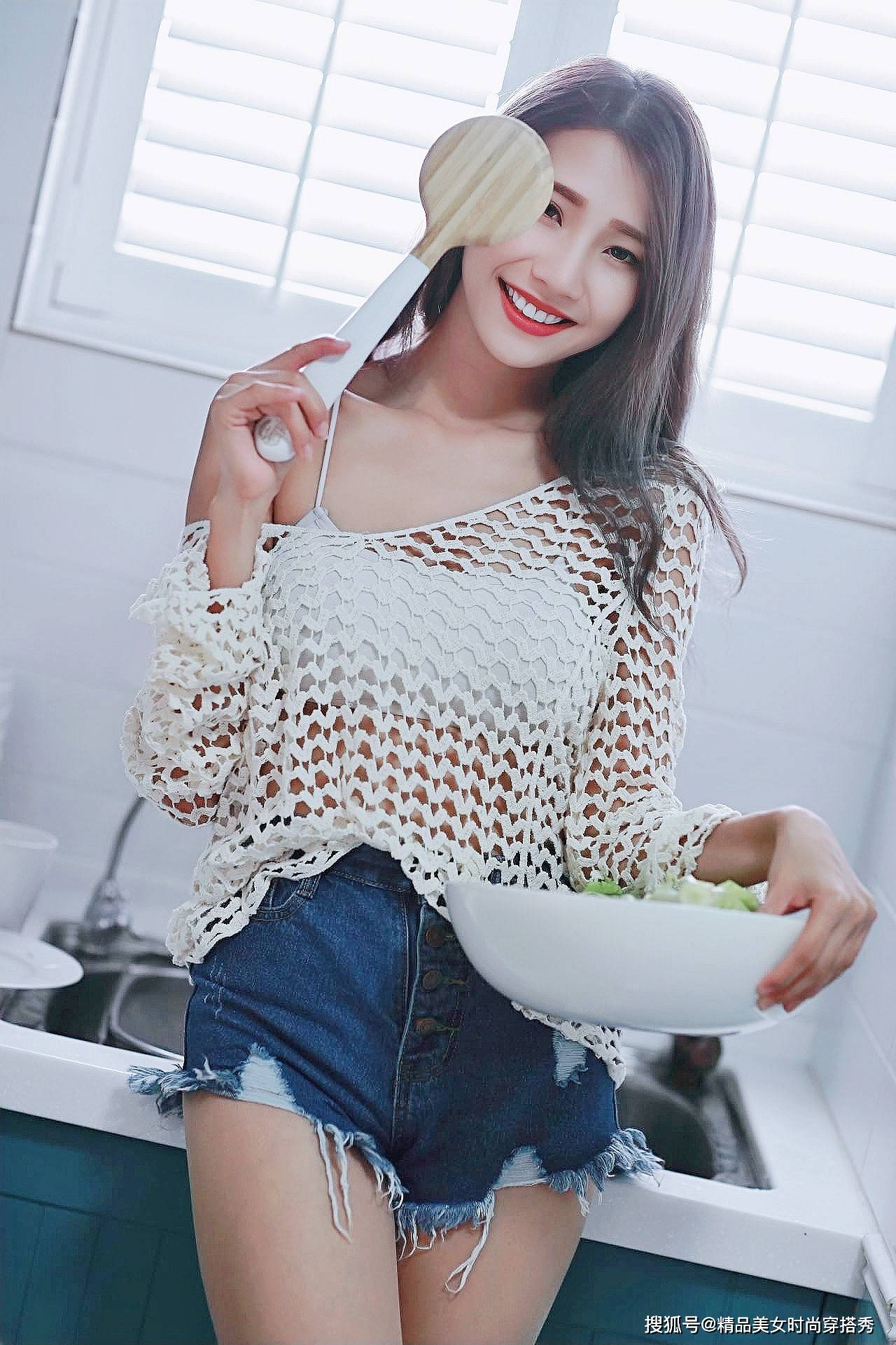 长袖|小姐姐的这身穿搭，在这个夏日里真的是清凉又时尚