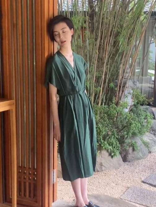 曲线|真不是越瘦越好看！39岁车晓瘦到形如枯槁，穿得再大牌也撑不起来
