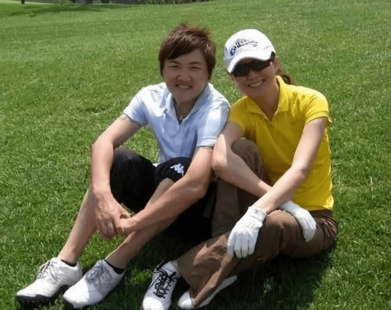 魅力|孙楠二婚老婆挺不在乎形象的,年龄刚过50岁,就爱穿素雅禅服