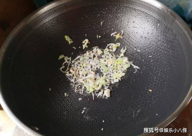 暖胃|深秋早餐要吃暖,一盘炒饭征服你,多加一点它,驱寒暖胃味道不错