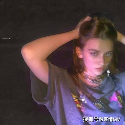 图片|2021欧美风霸气女生头像_个性欧美女生真人头像图片