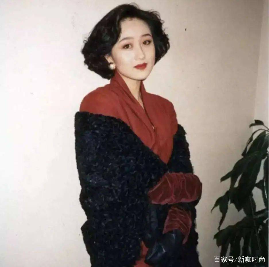 才知|年轻时的利智有多美？看完这些照片，才知何谓风情万种