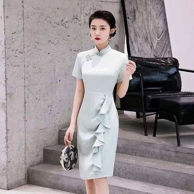 风情|穿旗袍的女人，总让人忍不住多看两眼！