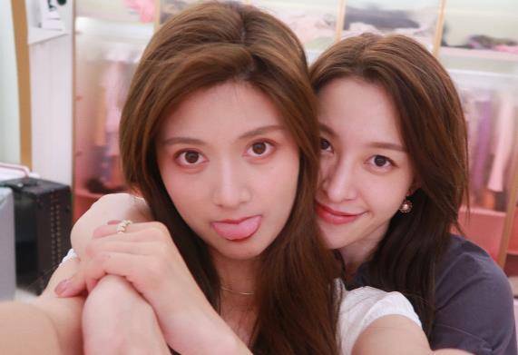 罗悦嘉|心动的信号：女四和女五晒亲密照，画风亲昵，闺蜜情太好嗑