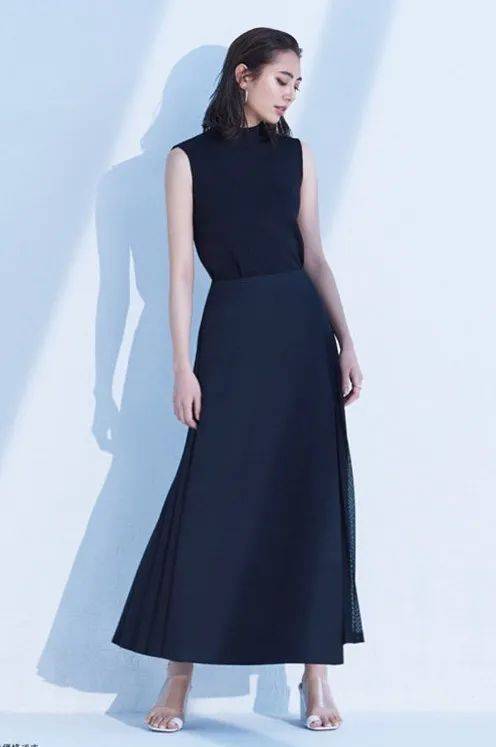 简风|女人穿“极简风”才是真高级，让你“看起来很贵”！