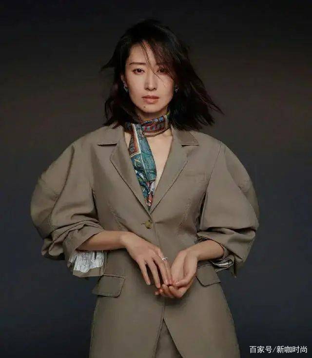 样式|40岁朝上的女人如何穿出高级感?看看刘敏涛的造型你就明白了