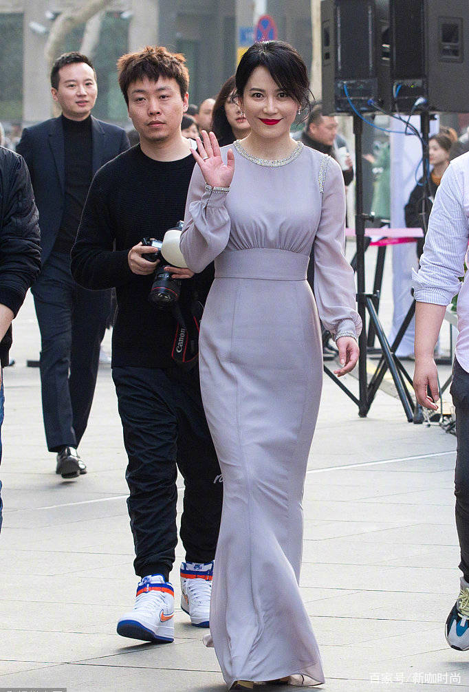 怎么样穿衣有贵气感 0261a25cf89d4997ac03d52c6bdd329c.jpeg