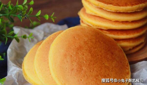 奶香玉米饼|早餐必学！不放水不放油，连和面都省了，松软香甜，比华夫饼还香