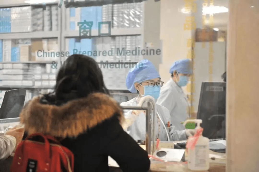 用药|我为群众办实事 | 小窗口大舞台，领先服务“药”先行