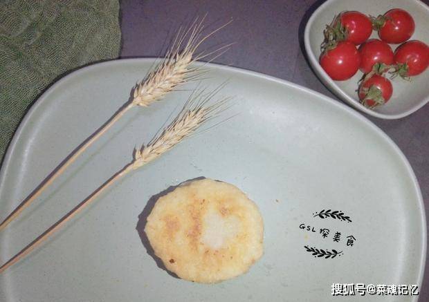 加入适量|一个胡萝卜一碗糯米粉，做成早餐给孩子吃，咸香软糯，做法简单