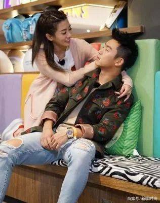 吊带|郑恺前女友程晓玥如今也穿得这么省布料,睡衣款吊带大秀美腿