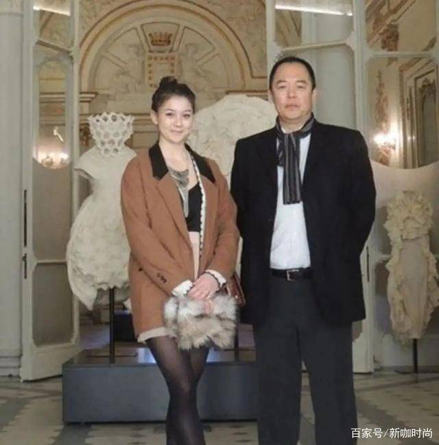 样式|张铁林混血女儿长这样，大眼高鼻欧美范儿十足，美得不像亲生！