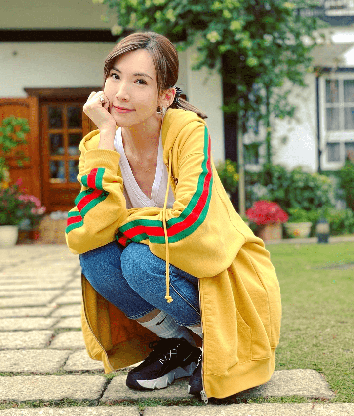 魅力|陈若仪的谦卑值得儿媳妇学习，与婆婆露腰真亲密，但脸蛋却显憔悴