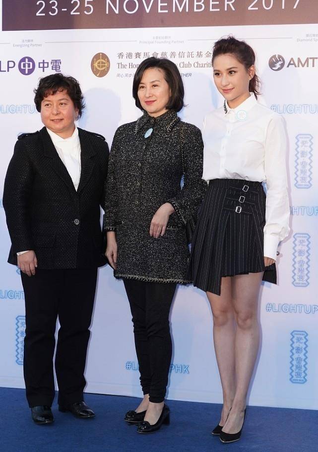 花呢|“赌王”女儿何超琼何超莲，二人相差29岁，穿着得体各有各的美