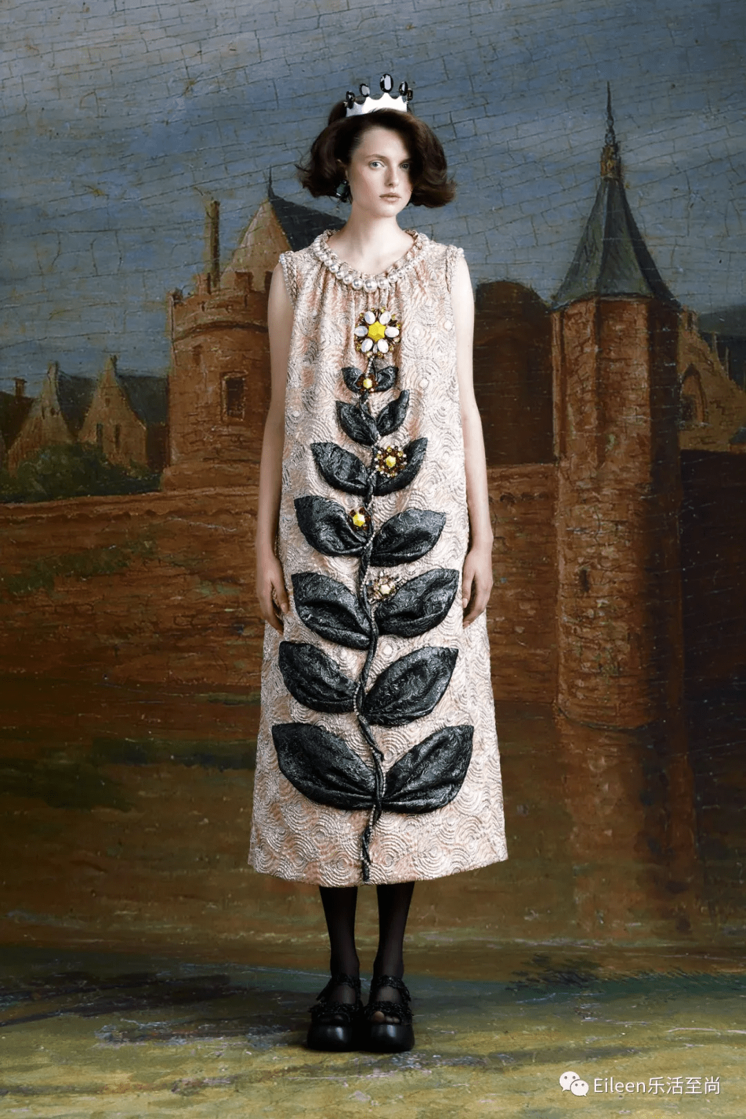 花朵|女星内卷必争？这场撒钱的盛宴到底有什么好看？