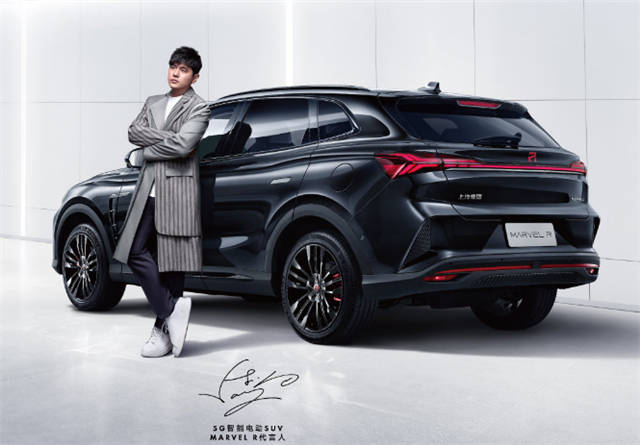 如果要说到更加大众化的营销,r汽车邀请周杰伦代言总没有人差评了吧?