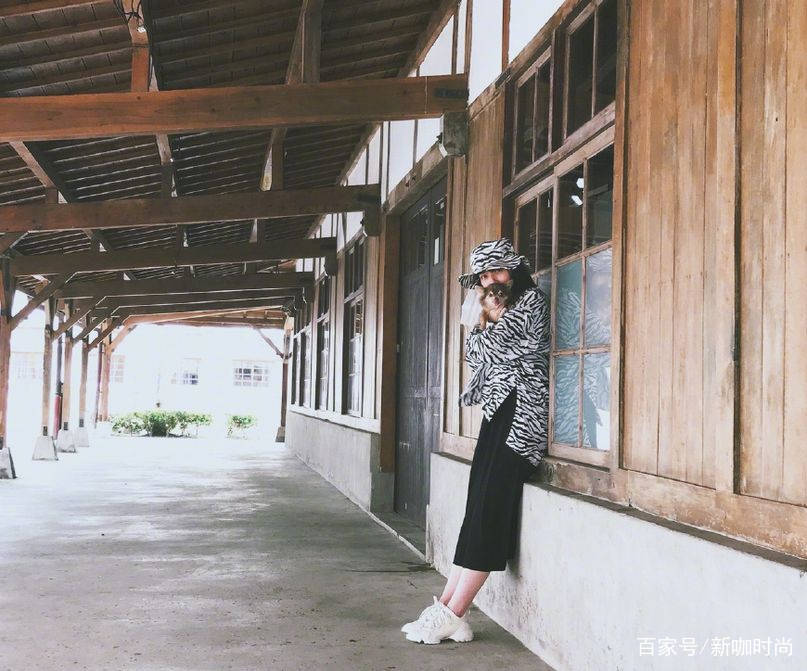 郭碧婷|郭碧婷嫁豪门后更会穿，豹纹上衣搭配阔腿裤，贵妇范出现