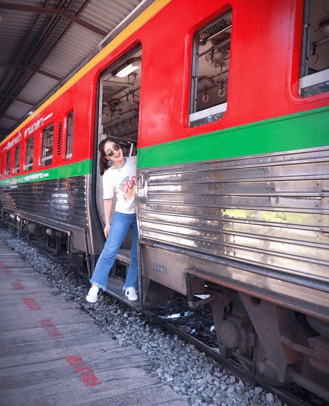 刘诗雯|刘诗雯穿件T恤就挺美，私服看起来挺真实的，和普通女孩没两样