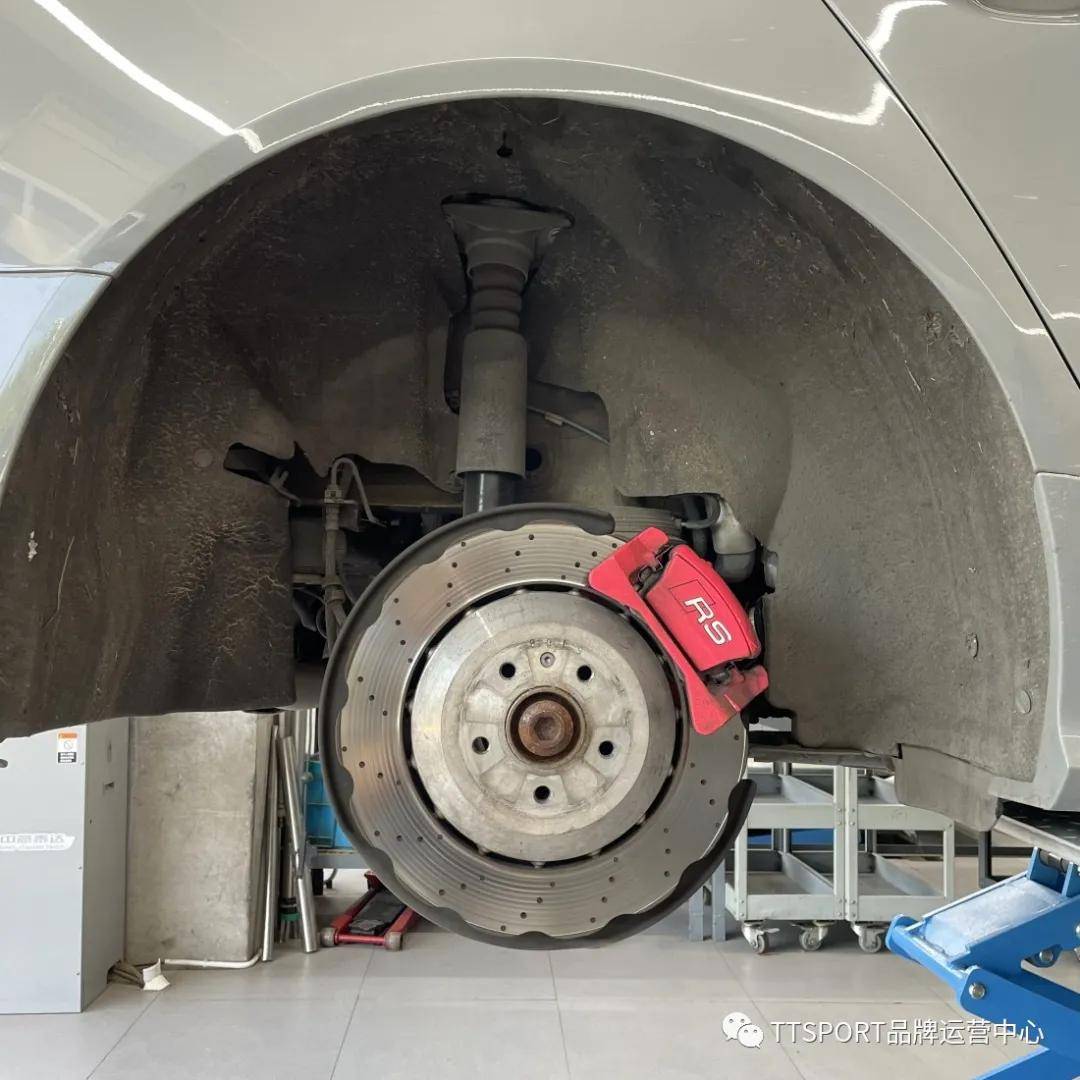 改装案例奥迪rs6升级前十后四陶瓷刹车套装