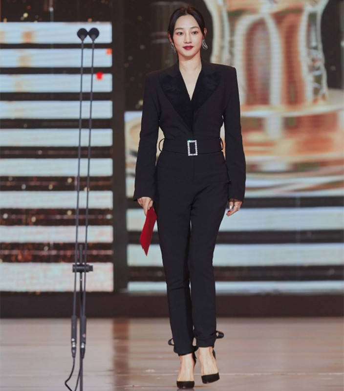身材|白百何太在意身材，红毯上穿连体裤代替礼服，提高腰线真显腿长