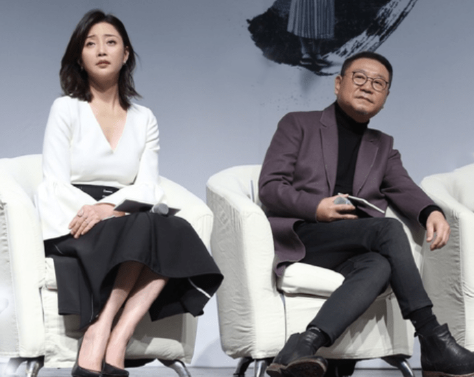 设计|殷桃很有贵妇气质,一身“黑白配”看似无聊,但恰恰高级又时髦