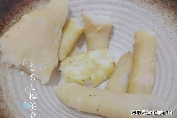 做法|胡萝卜和山药还能这样吃,松软香甜,做成早餐,孩子一次吃三个