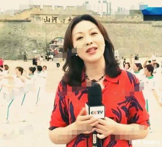 大气|水均益小13岁老婆长这样,衣着造型朴素大方,难挡精致容颜