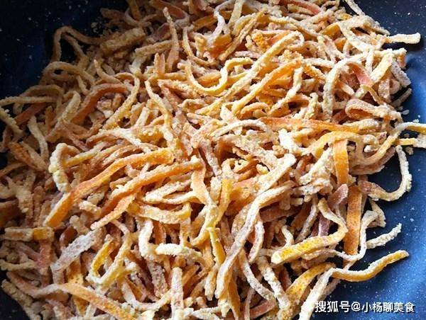 垃圾|橘子皮比肉还珍贵，可惜多数人当垃圾扔掉，做成零食把它变废为宝