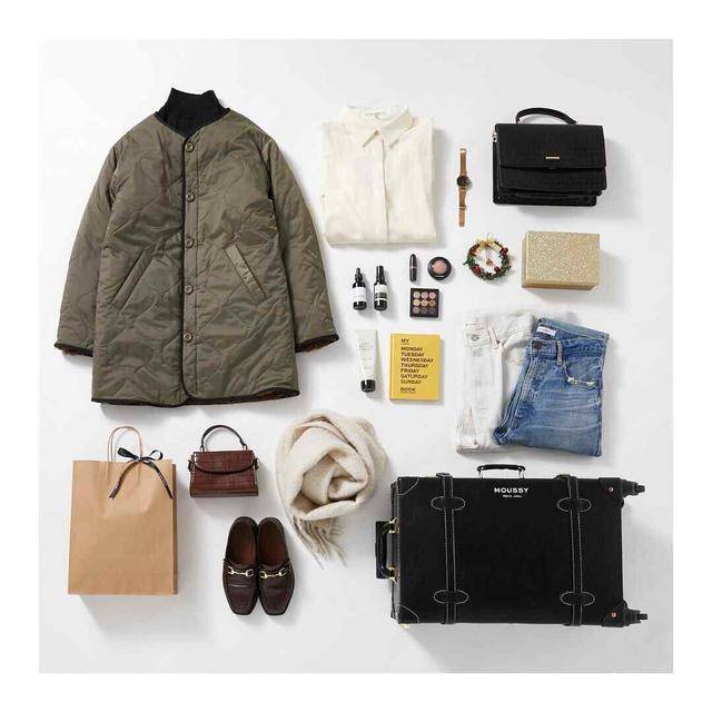 颜色|时尚搭配军绿色和白色混搭有成熟的底蕴